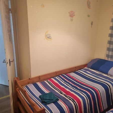 Beautiful 2-Bed Villa In Камелфорд Екстериор снимка